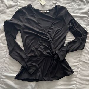 NWT Francesca’s black long sleeve wrap v neck top Size XXS